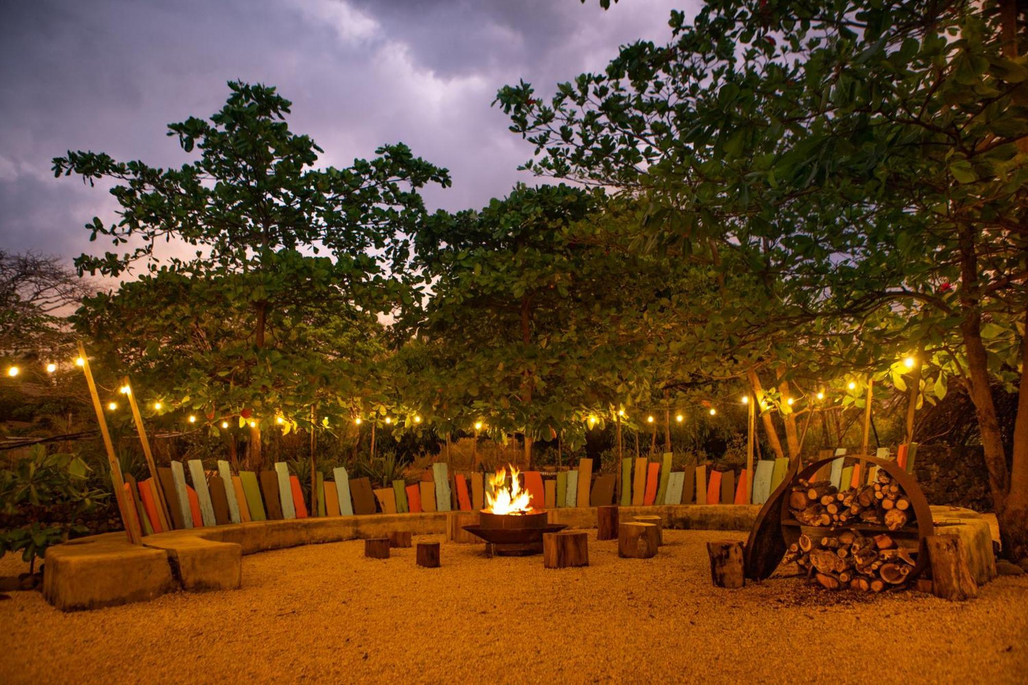 Latica Lodge Playa Negra Exterior photo
